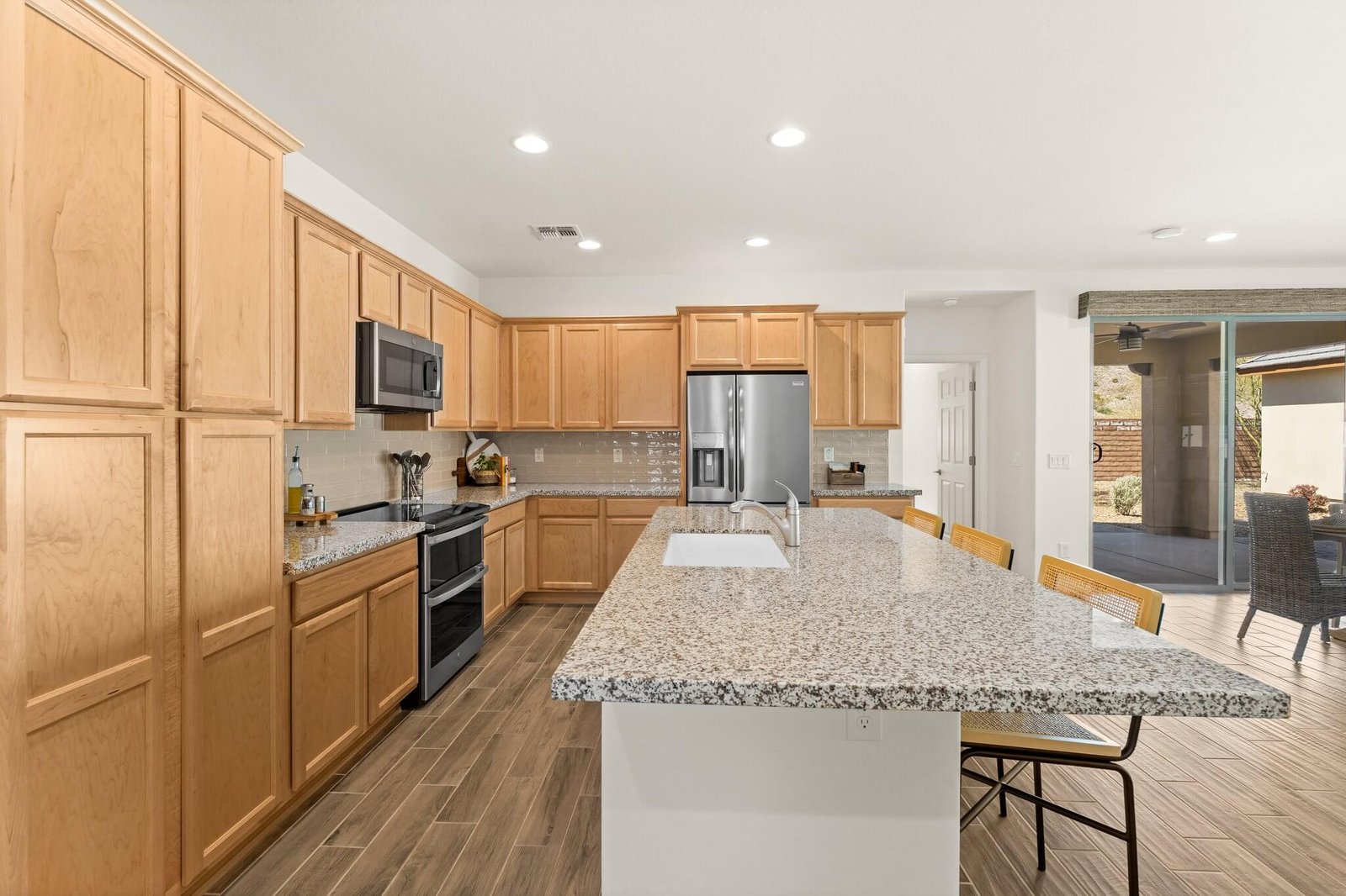 12-web-or-mls-2023-04-04 00.37.22-1 4330 CUTTER LANE