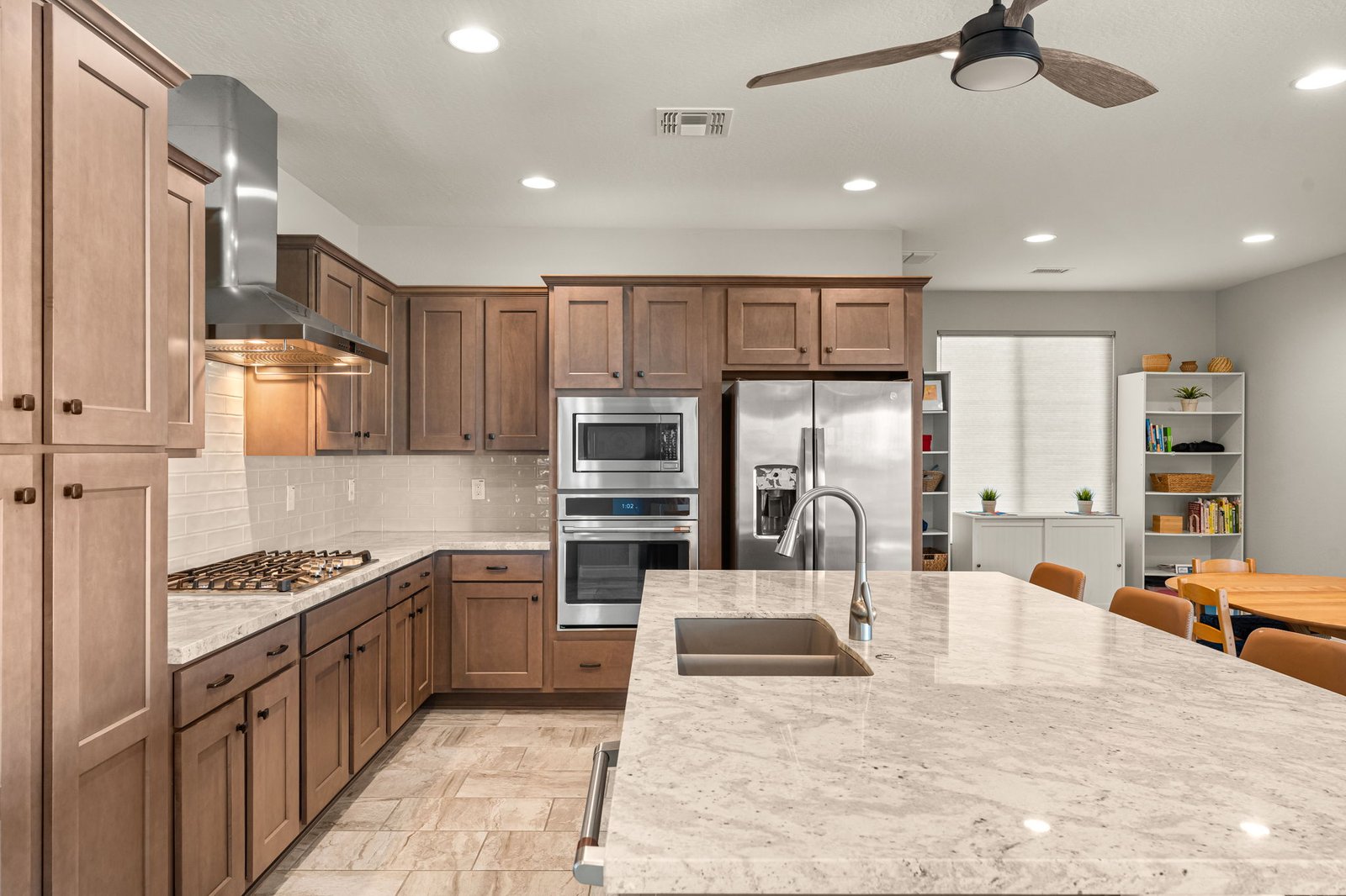 19-web-or-mls-DSC06431 3280 BUCKAROO COURT