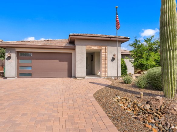 3280 BUCKAROO COURT