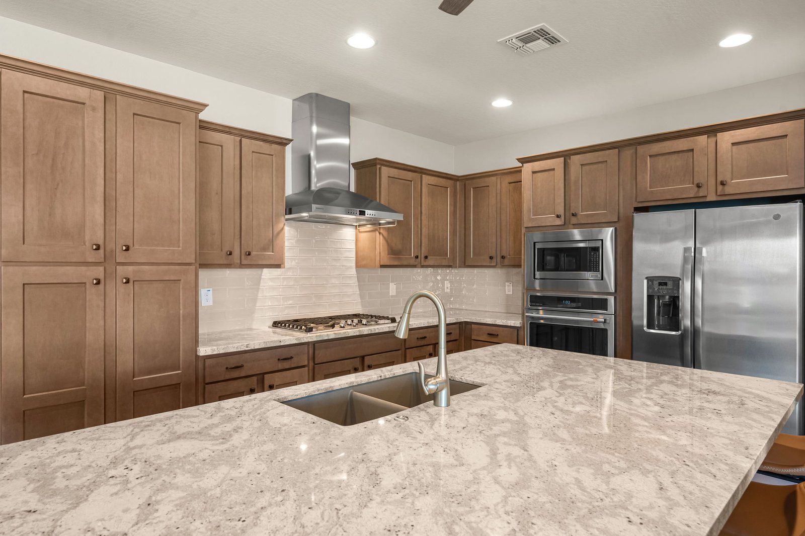 20-web-or-mls-DSC06436 3280 BUCKAROO COURT