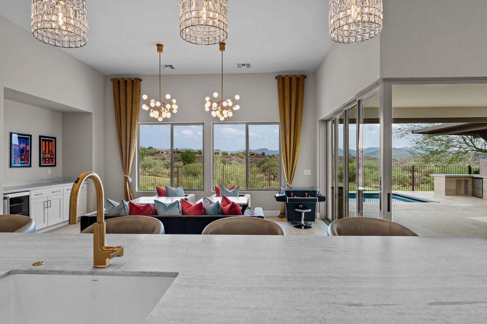 21-web-or-mls-DSC05822 3300 MAVERICK DRIVE