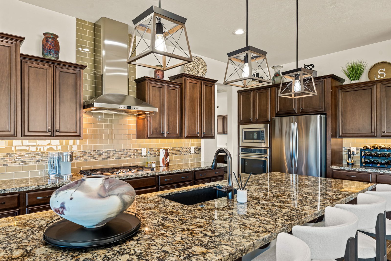 3765 RIDGEVIEW TERRACE