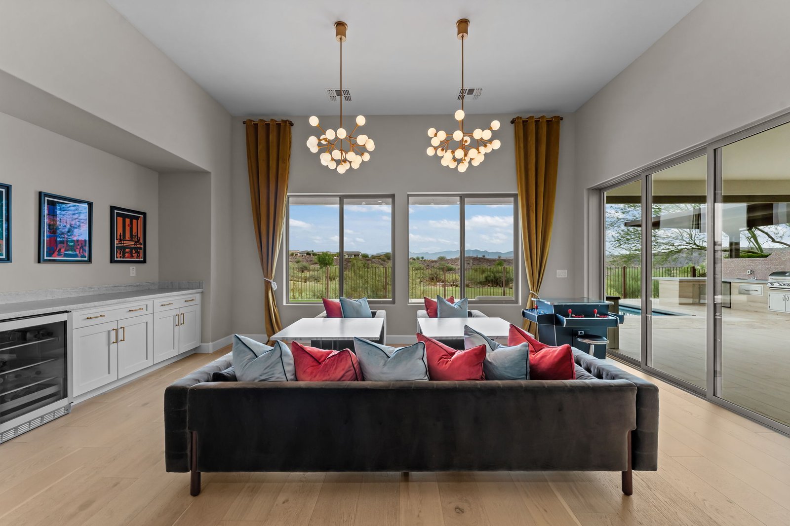 30-web-or-mls-DSC05867 3300 MAVERICK DRIVE