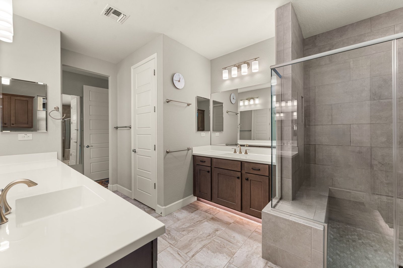 39-web-or-mls-DSC06356 3280 BUCKAROO COURT