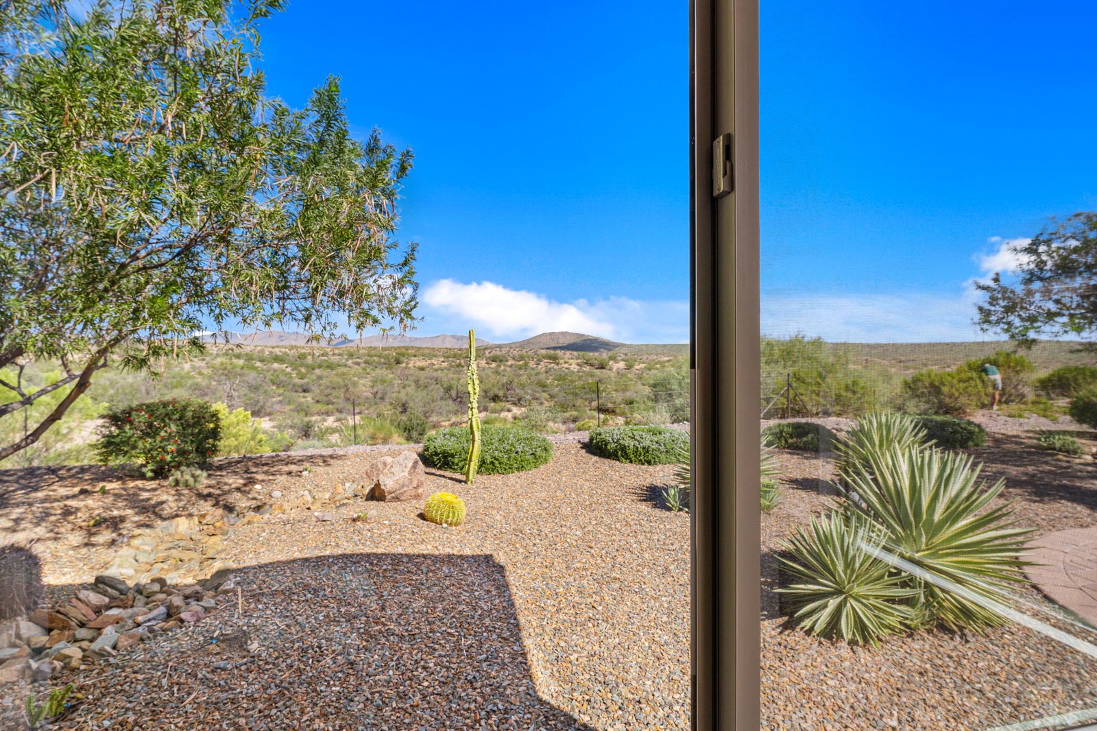 41-web-or-mls-DSC06364 3280 BUCKAROO COURT