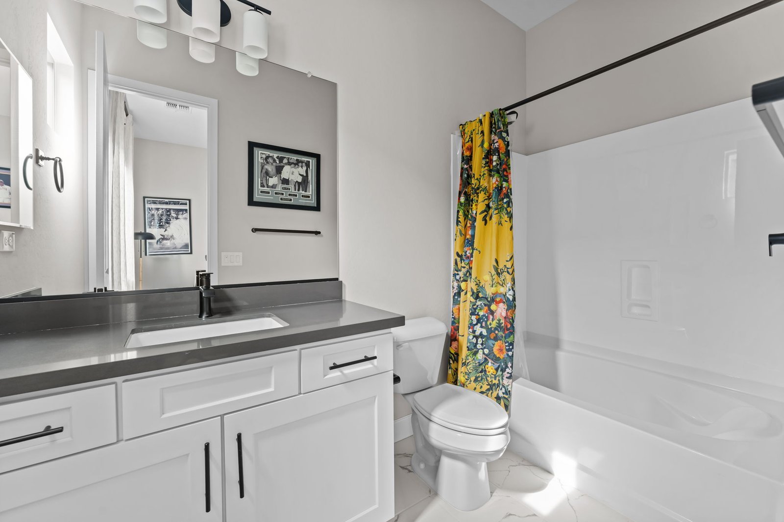 49-web-or-mls-DSC05972 3300 MAVERICK DRIVE