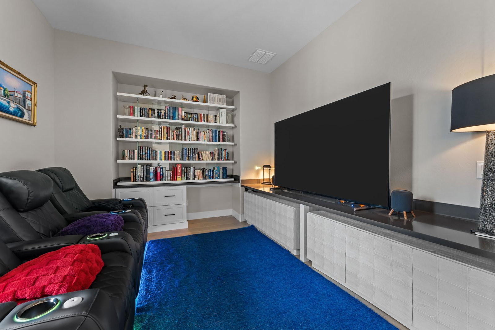 8-web-or-mls-DSC05767 3300 MAVERICK DRIVE